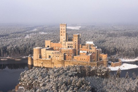 Современный средневековый замок в Польше: загадка Стобницы
