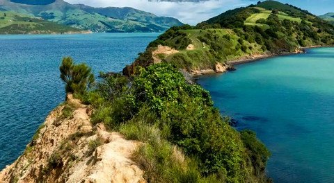 Полуостров Онаве — вулканический остров посреди бухты