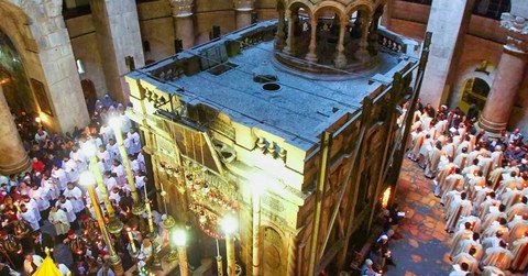 Неподвижная лестница на храме Гроба Господня