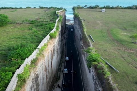 Дорога к пляжу Пандава на Бали вызвала споры в сети