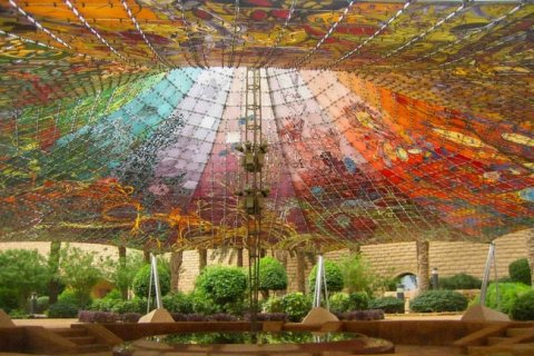 Шатёр-сердце у дворца Тувайк: архитектурный оазис в пустыне