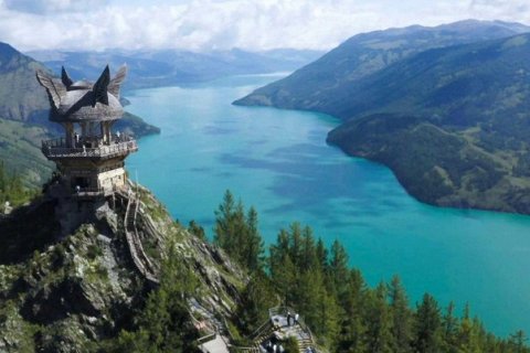 Озеро Канас — дом китайской Несси и кочевых легенд