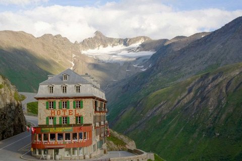 Отель Бельведер и тающий ледник Рона