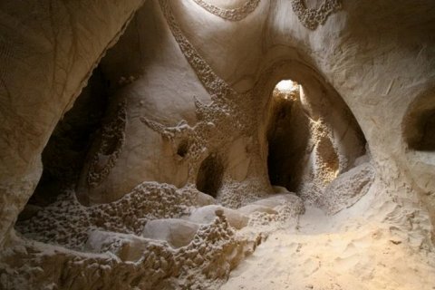 Рукотворные пещеры Ра Поулетта