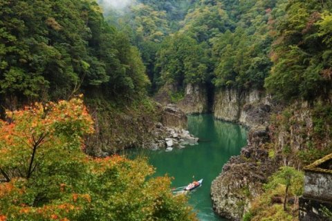 Ущелье Доро: изумрудный каньон на границе трёх префектур