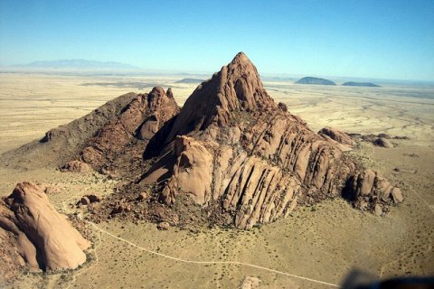 Спитцкоппе — гранитный массив Намибии