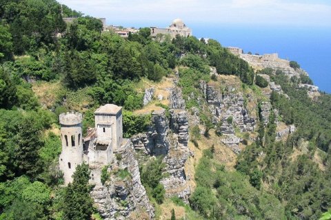 Торретта Пеполи: маленький мавританский уголок на вершине Эриче