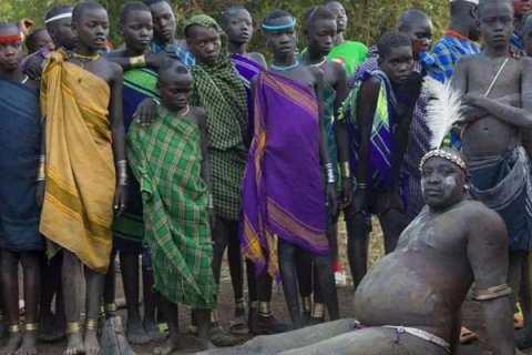 Праздник большого живота у племени боди