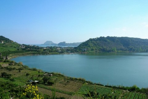 Озеро Авернус. «Врата в подземный мир» в Кампании