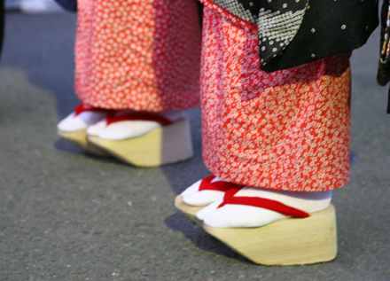 10 самых необычных видов обуви в истории