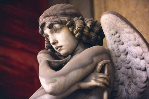 Удивительные скульптуры кладбища Стальено