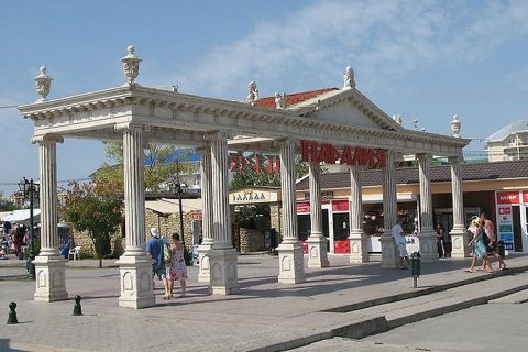 Набережная Паралия в Витязево