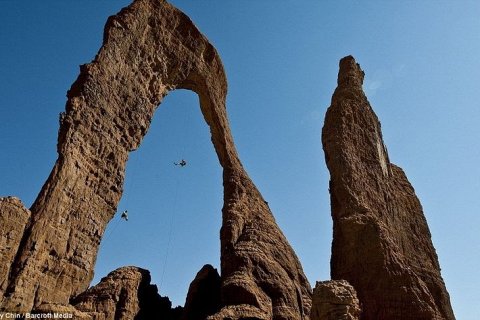 Скалы и арки пустыни Эннеди в Чаде