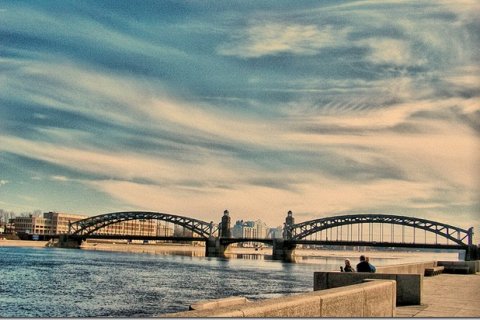 Мост Петра Великого (Большеохтинский мост) в Петербурге