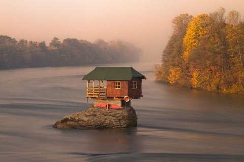 Дом посреди реки Дрина