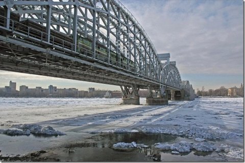 Финляндский железнодорожный мост в Петербурге