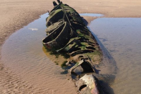 Обломки карликовой подводной лодки в заливе Аберледи