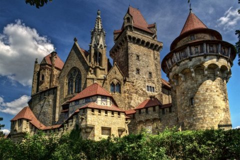Замок Кройценштайн: Шедевр средневековой архитектуры