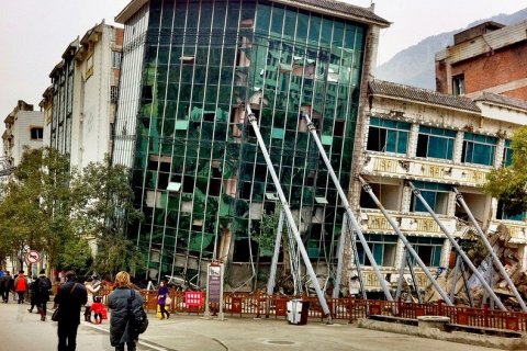 Сохраненные после землетрясения руины Бейчуань