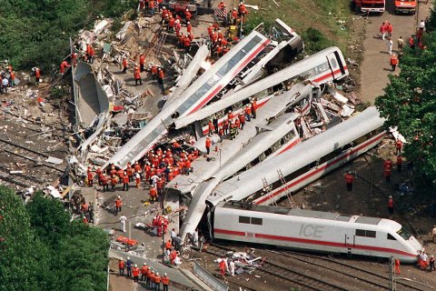 Самые серьезные аварии поездов в истории