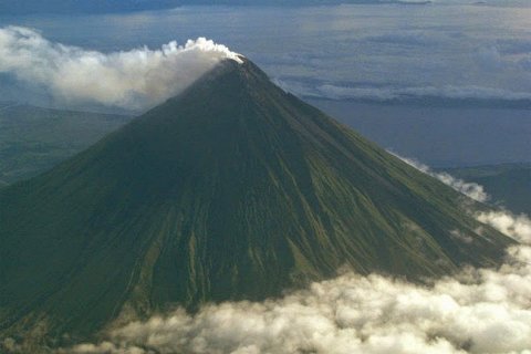 Майон: Вулкан с идеальным конусом
