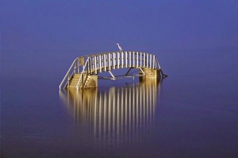 Затопленный мост в заливе Белхавен