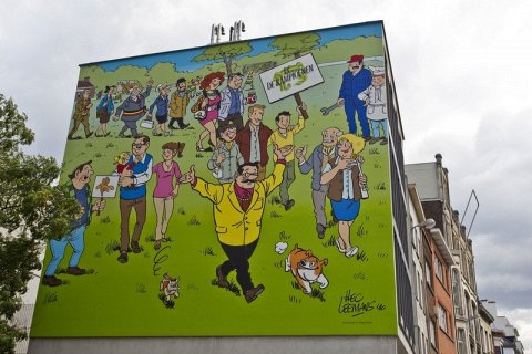 Комиксы на стенах домов Брюсселя