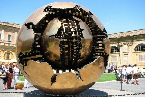 Сфера внутри сферы от Арнальдо Помодоро
