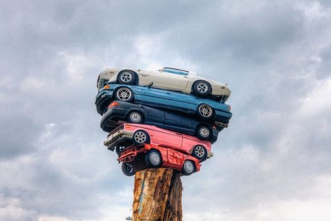 Искусство скульптур из автомобилей