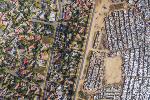 Богатые и бедные районы в Кейптауне