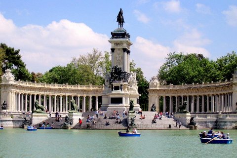 Парк Буэн Ретиро в Мадриде