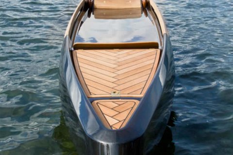 Лодка из карбонового волокна