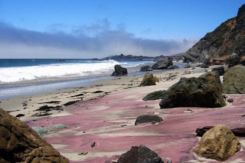 Пфайфер - пляж с фиолетовым песком