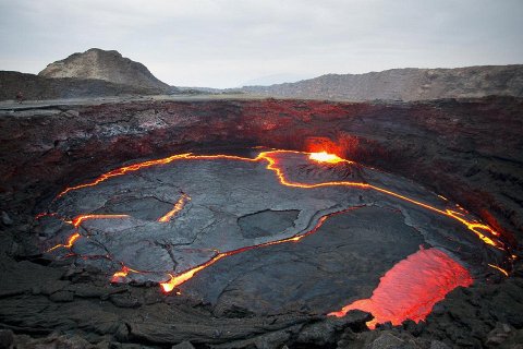 Огненное озеро вулкана Эрта-Але