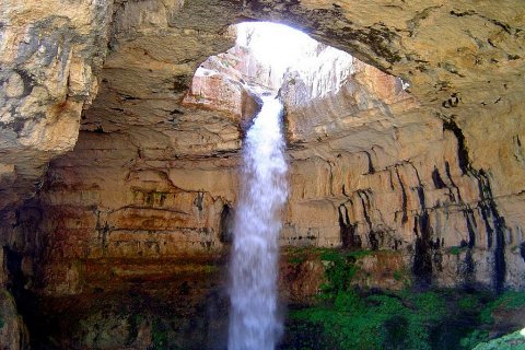 Водопад Баатара и Пещера Трех Мостов