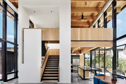 Современный архитектурный проект деревенского дома