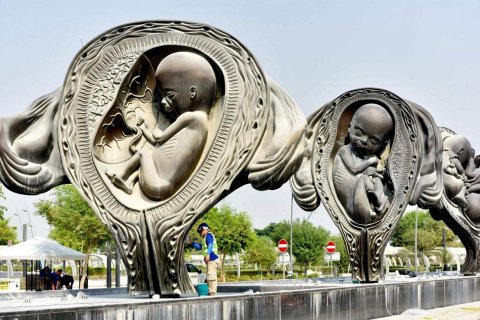 Скульптура "Чудесное Путешествие" Дэмьена Хёрста