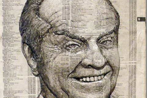 Невероятные резные фигурки в телефонной книге