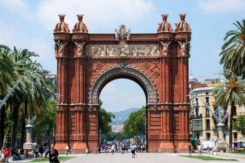Триумфальная арка Барселоны