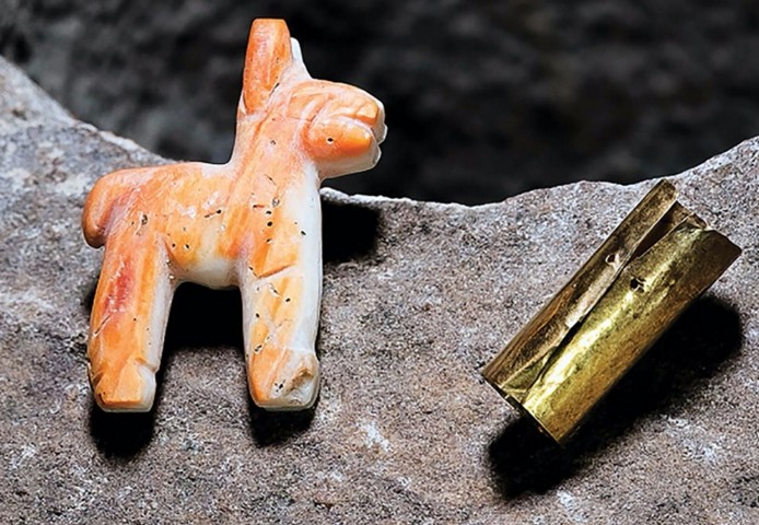 В каменном ящике на дне озера Титикака была обнаружена древняя лама