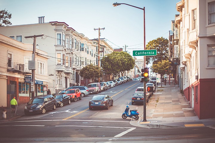 В Калифорнии запретят продажи автомобилей с бензиновым двигателем к 2035 году