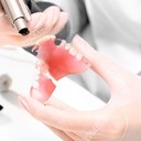 Как ремонтируют зубные протезы? Распространенные причины поломок и способы их устранения