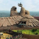 Гигантская каменная птица Джатаю в Индии