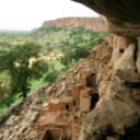 Древние жилища в скалах