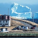 Гигантский айсберг сел на мель у берегов Канады