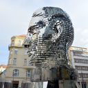 Скульптура Франца Кафки в Праге