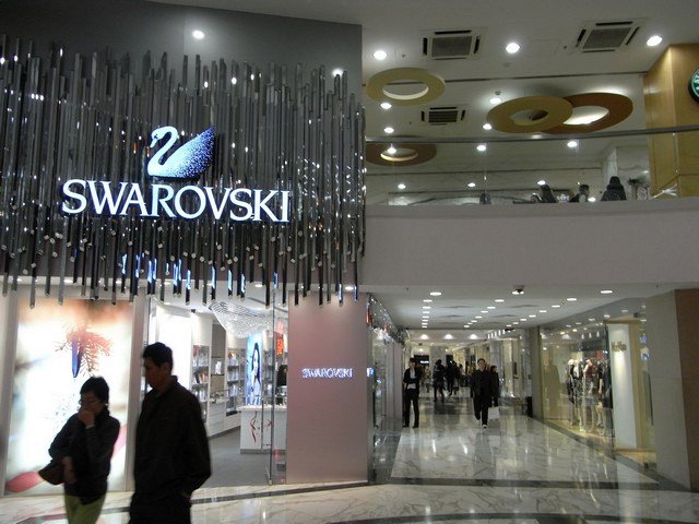 магазин Swarovski