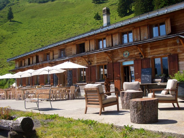 футуристический курорт в швейцарии