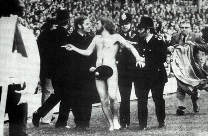 Стрикер Майкл О’Брайен во время финала по регби 1975 года