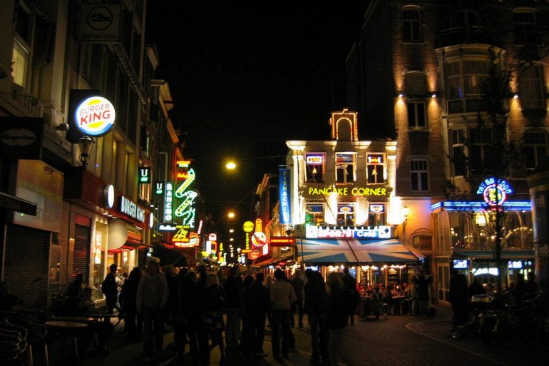 площадь лейдсе в амстердаме